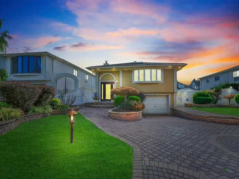 We Buy Properties In Bethpage