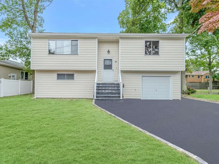 We Buy Homes In Islandia